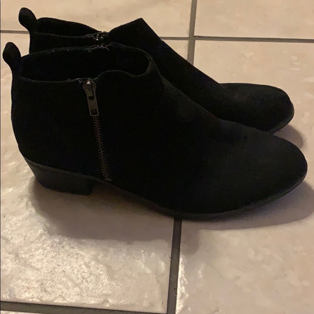 Black Short Ankle Booties Arizona Jean Co. Size 9